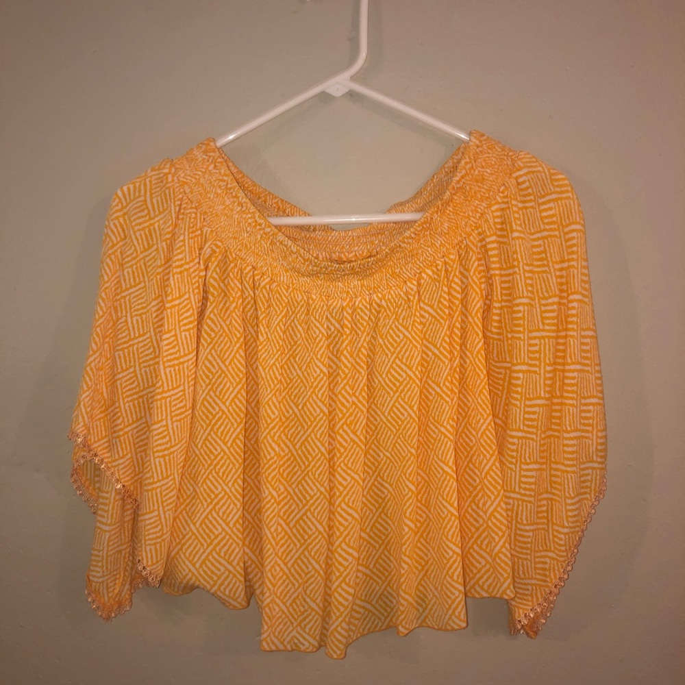 Valija Off-shoulder Blouse